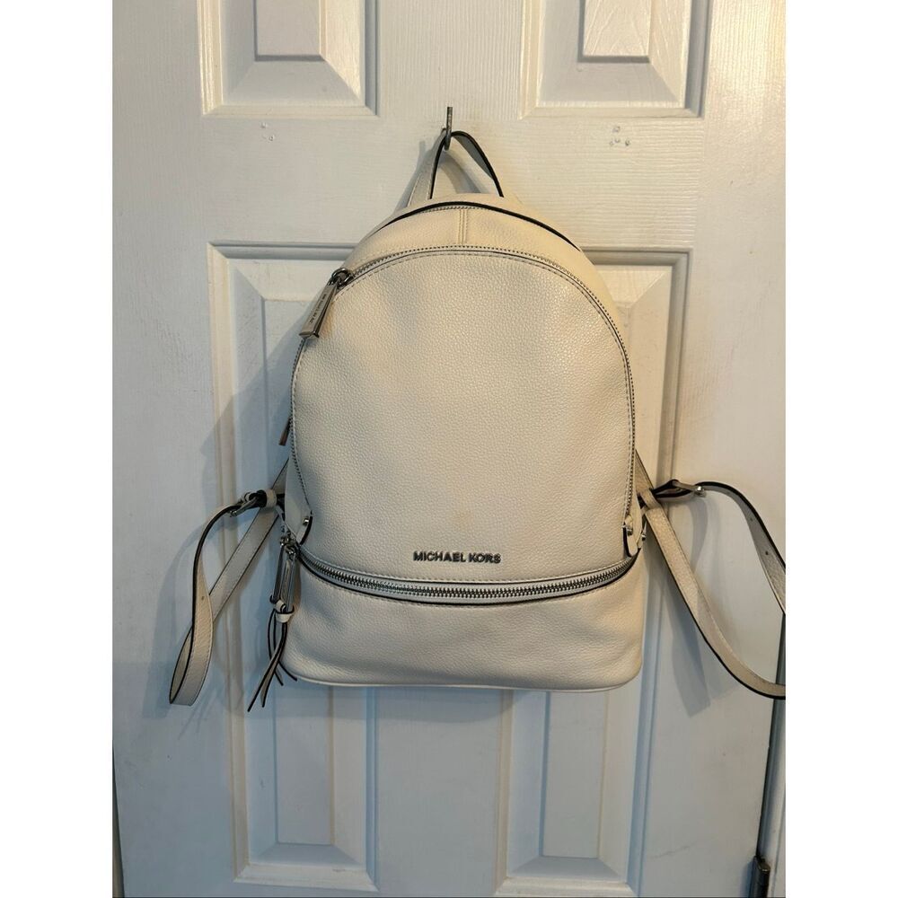 MICHAEL KORS RHEA ZIP BACKPACK PEBBLE LEATHER WHITE/SILVER